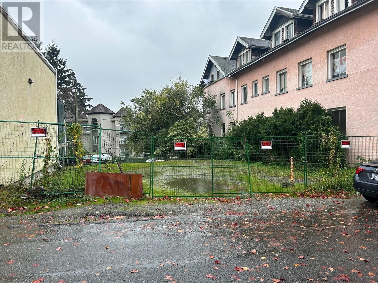 1113 Sixth Ave, New Westminster, BC V3M 2B7