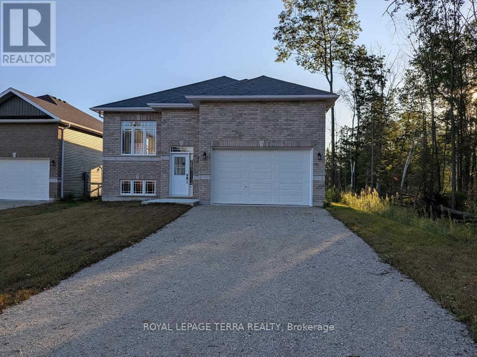 6 Joanne Cres S, Wasaga Beach, ON L9Z 1R4