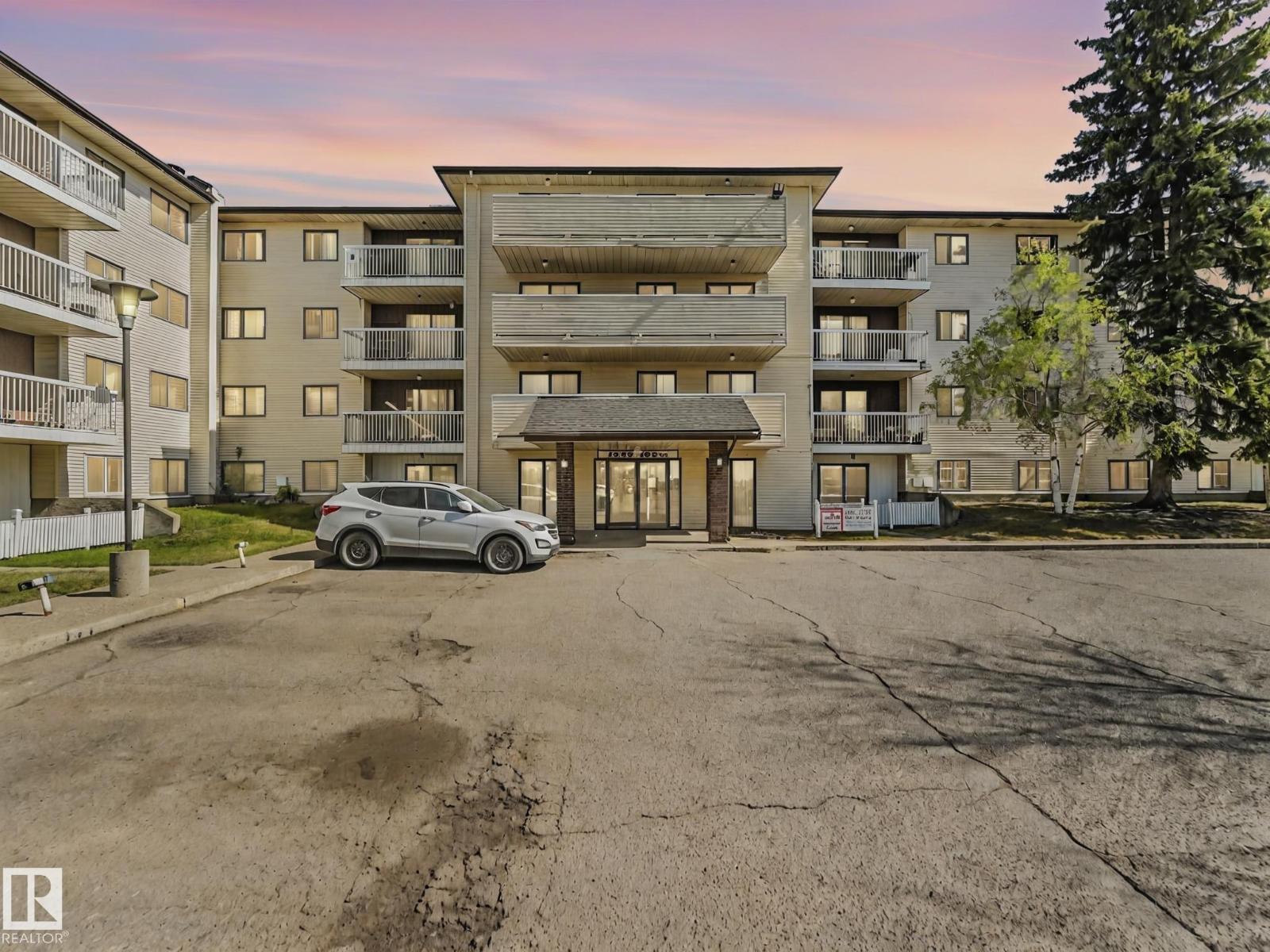 1945 105 Street Northwest #108, Edmonton, AB T6J 5N6