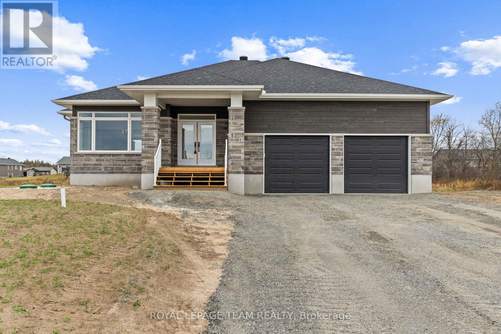 62 Hogan Dr, Mcnabbraeside, ON K7S 0H8