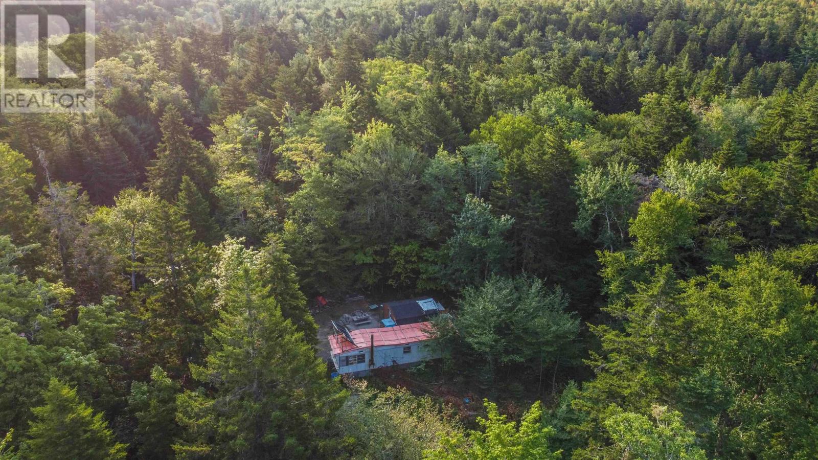 512 Eagle Rock Rd, Lunenburg, NS B0R 1H0
