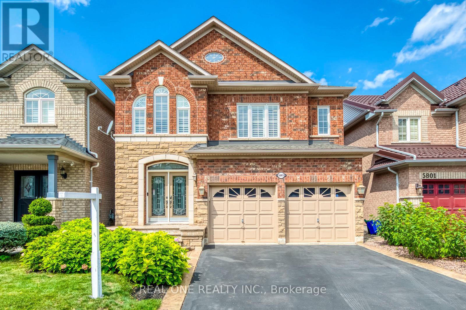 5803 Page Cres, Burlington, ON L7L 7N9