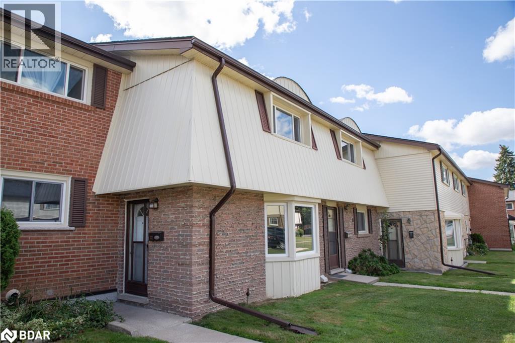 160 Jansen Avenue Unit 32, Kitchener, ON N2A 2L7