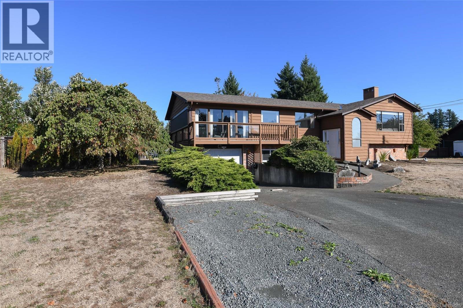 1953 Cougar Cres, Comox, BC V9M 2K4