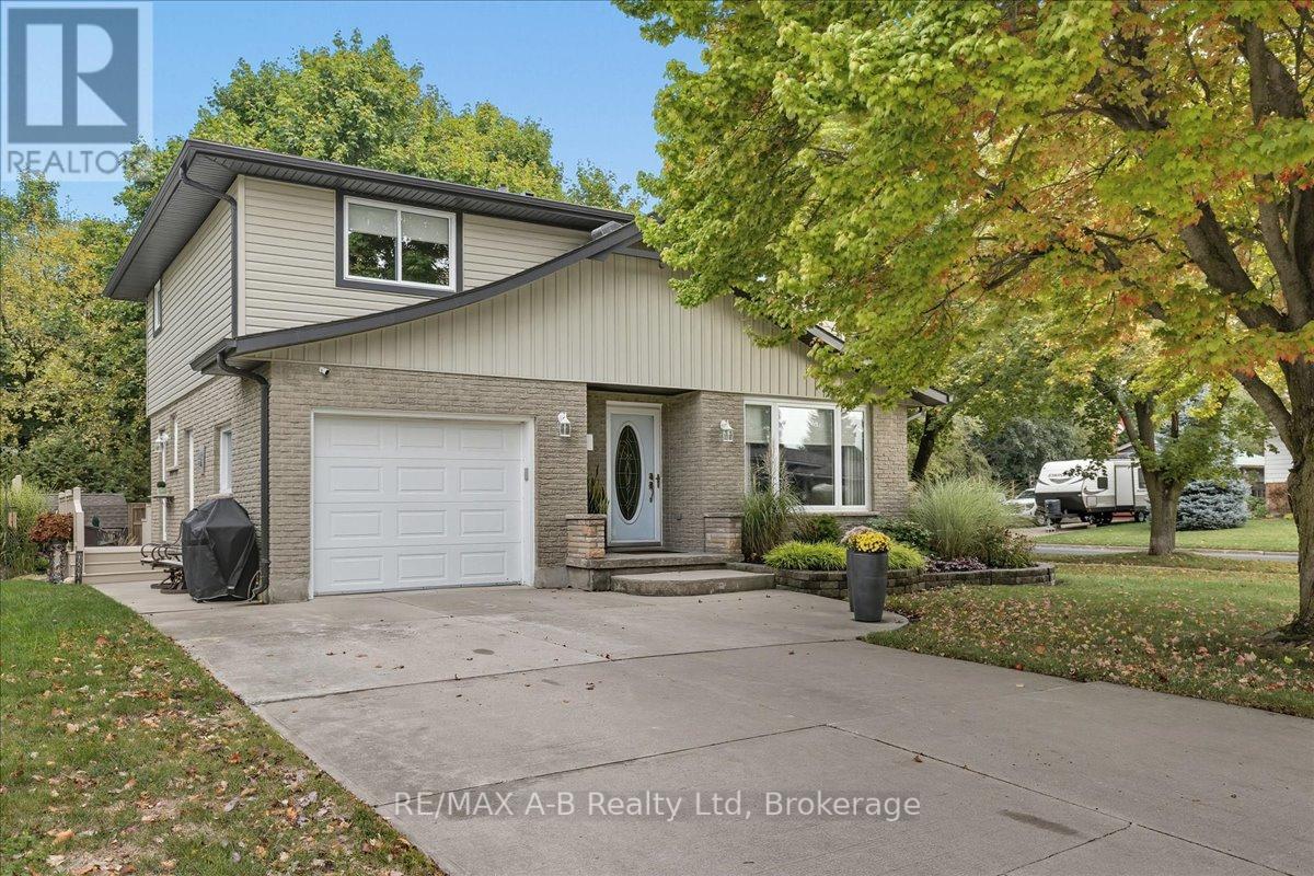 8 Ethel Ct, St. Marys, ON N4X 1B3