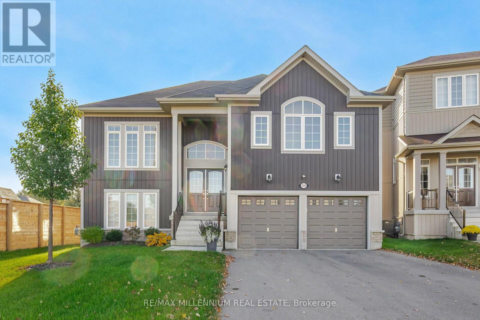200 Lia Dr, Clearview, ON L0M 1S0