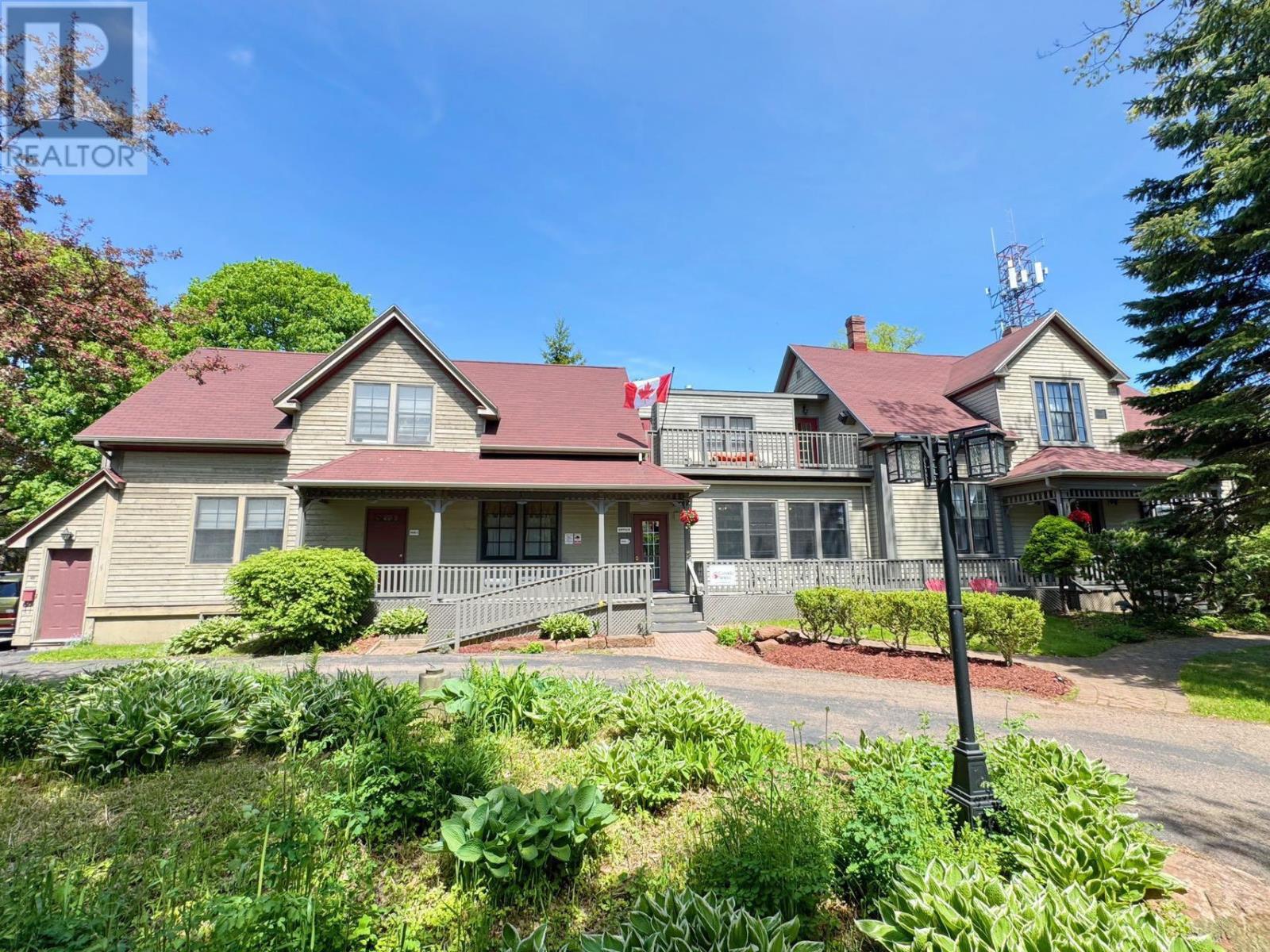 49-51 Fitzroy St, Charlottetown, PE C1A 1R4