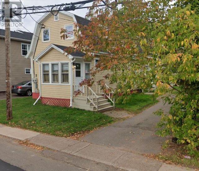 9 Summer St, Charlottetown, PE C1A 4N4