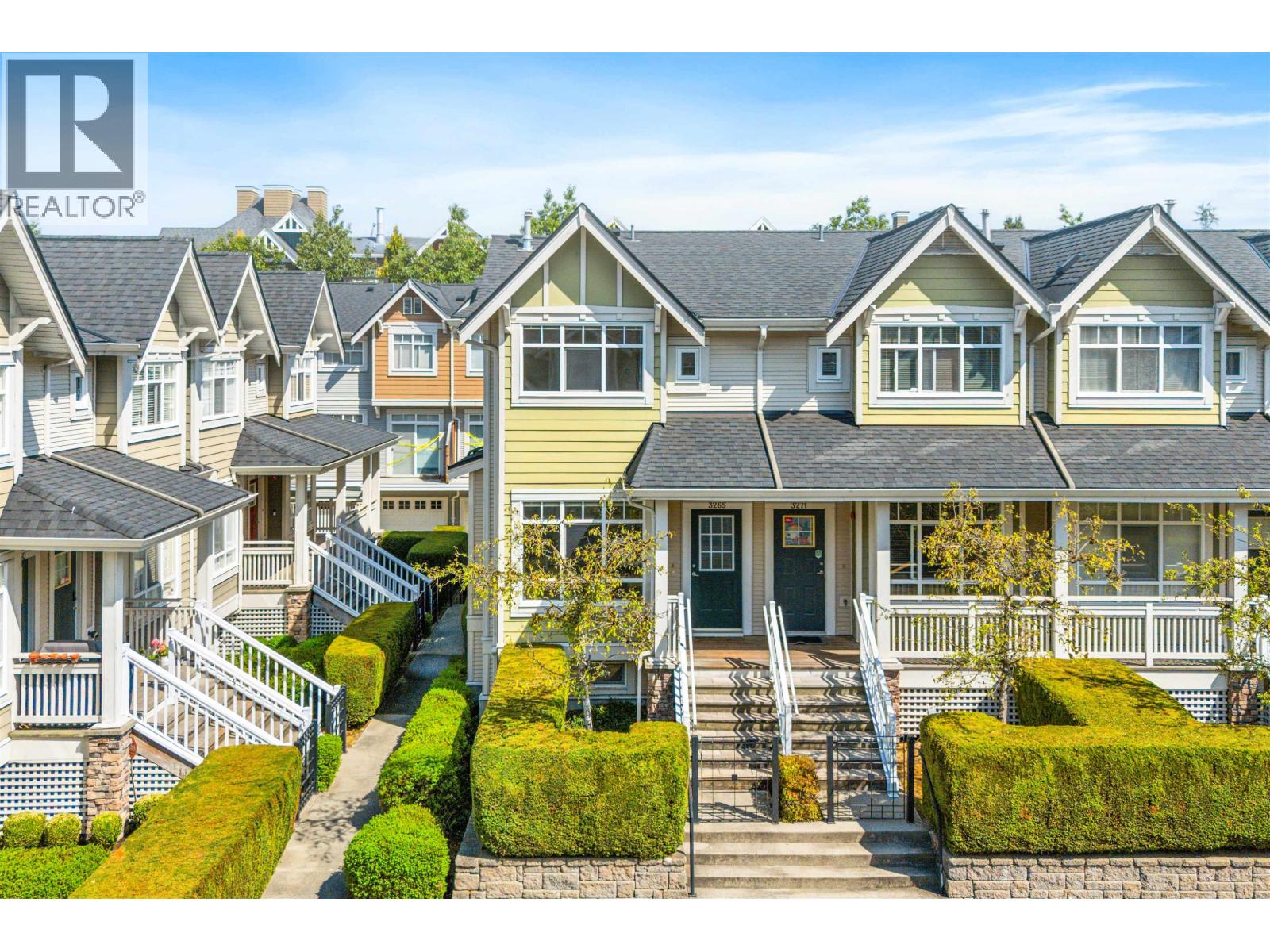 3265 Clermont Mews, Vancouver, BC V5S 4X3