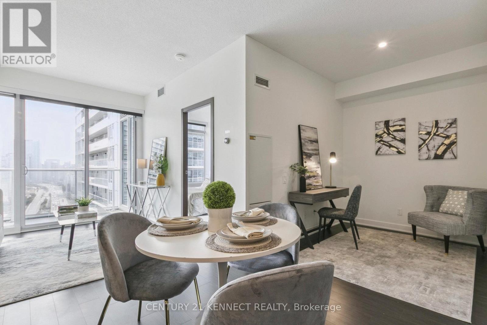 3108 19 Bathurst St, Toronto, ON M5V 0P8