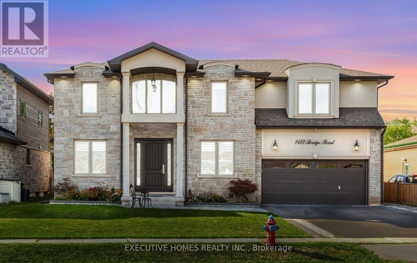 1469 Bridge Rd, Oakville, ON L6L 2E2
