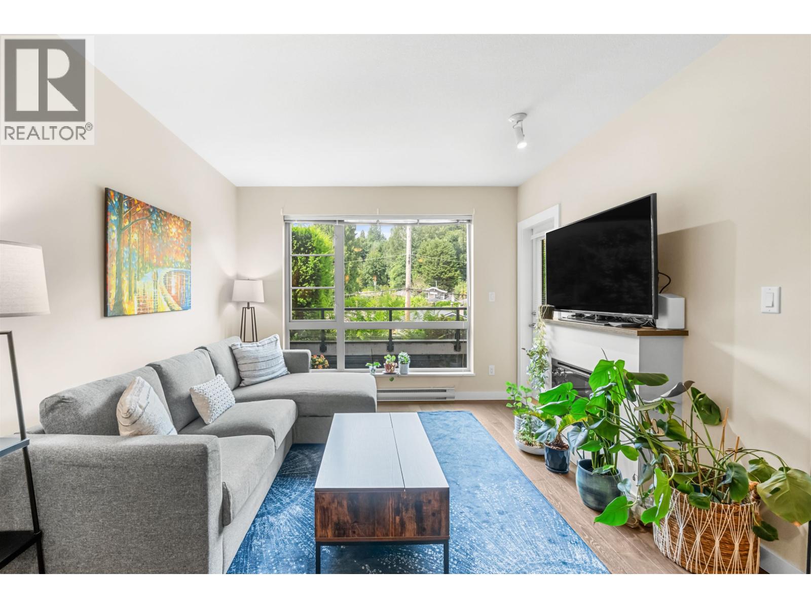 1330 Marine Drive Unit 215, North Vancouver, BC V7P 1T4