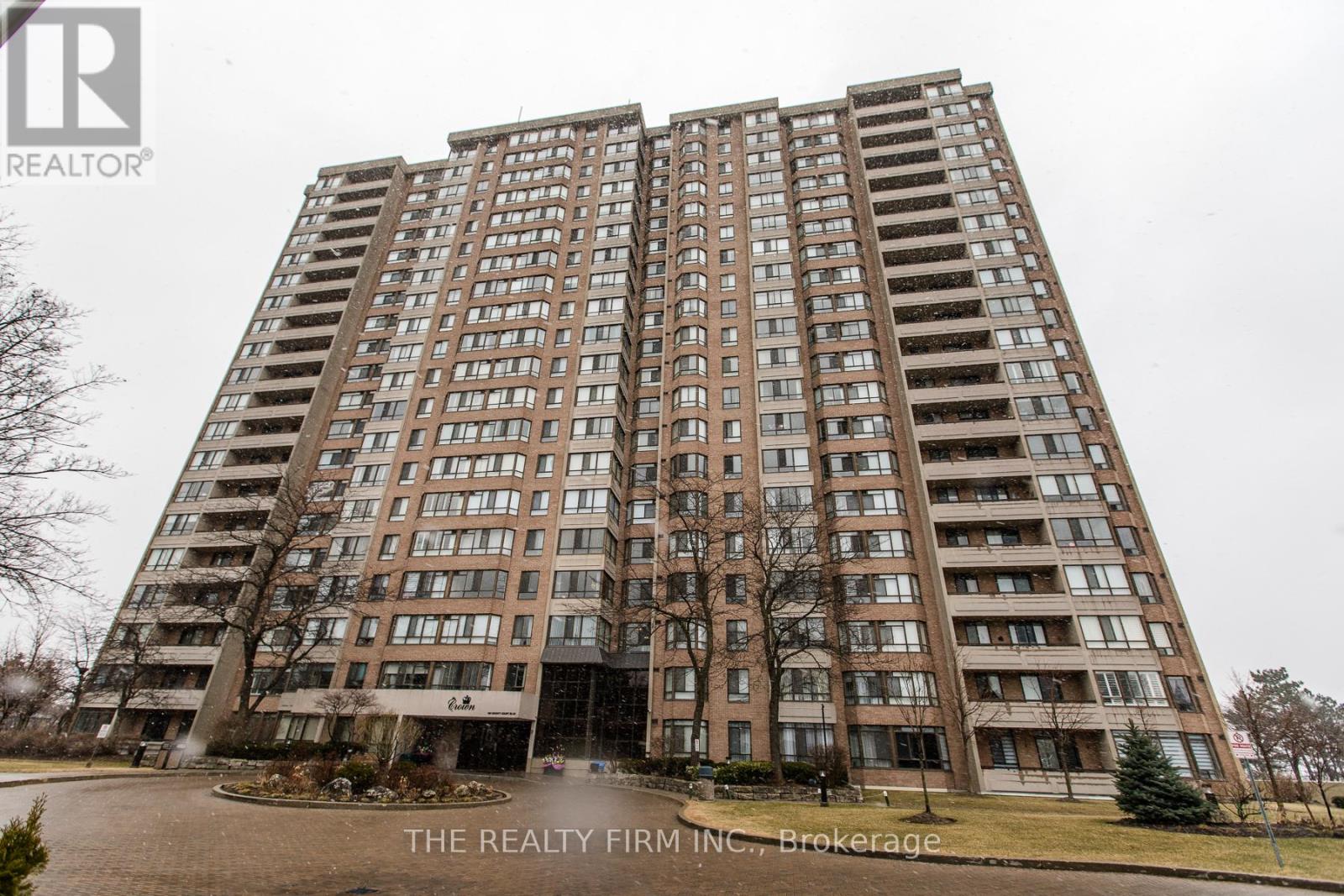 406 100 County Court Blvd, Brampton, ON L6W 3X1