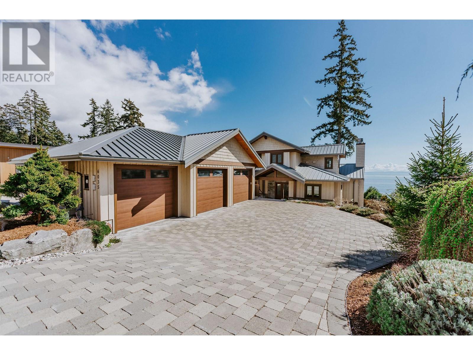 6035 Silverstone Ln, Sechelt, BC V7Z 0T8