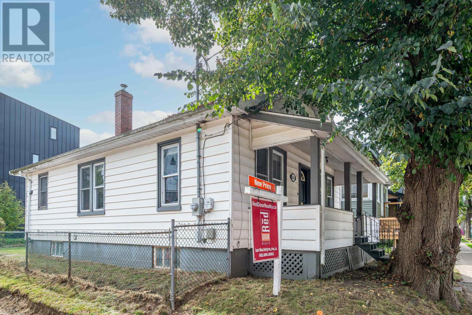 5644 Macara St, Halifax, NS B3K 1W2