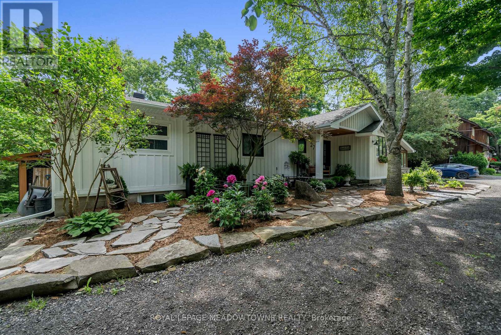 27 Tweedle St, Halton Hills, ON L7G 3S6