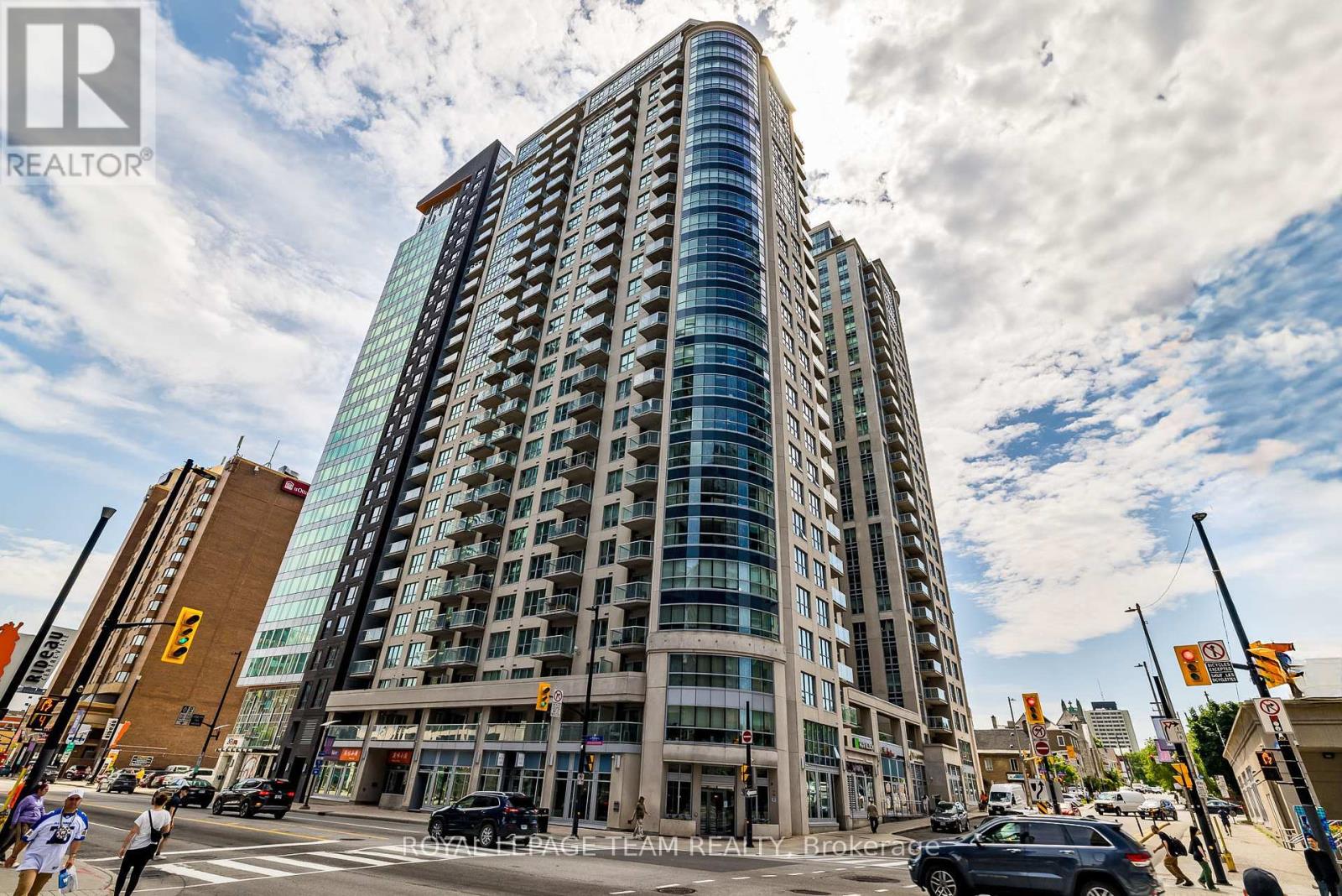 1809 242 Rideau St, Ottawa, ON K1N 0B7