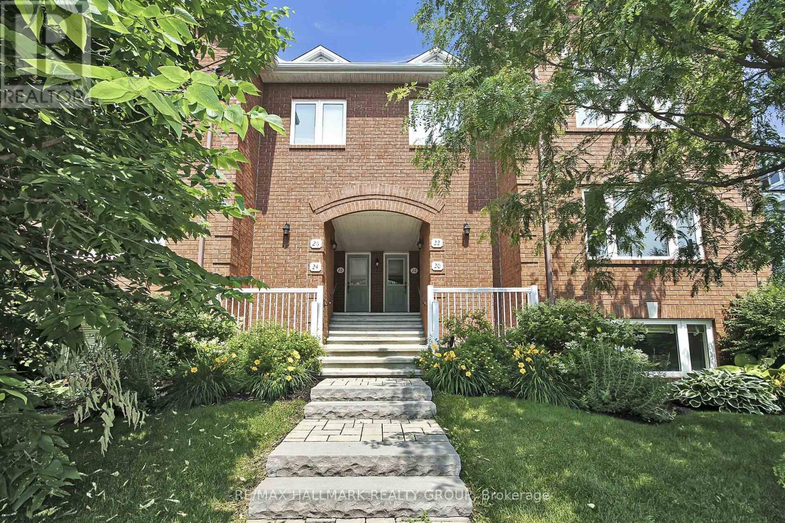 5 20 Edenvale Dr, Ottawa, ON K2K 3L4