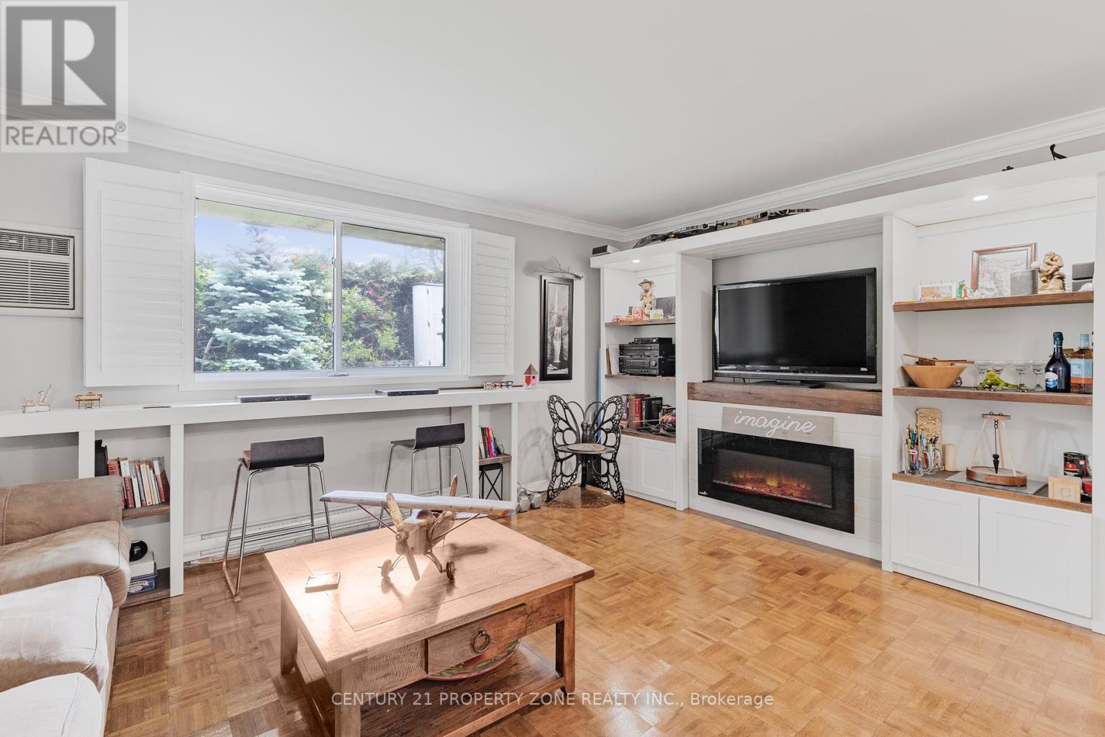 104 482 James St N, Hamilton, ON L8L 1J1