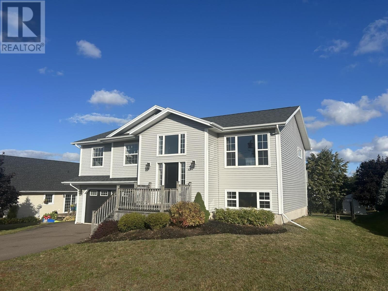 43 Westway Dr, Charlottetown, PE C1E 2K2
