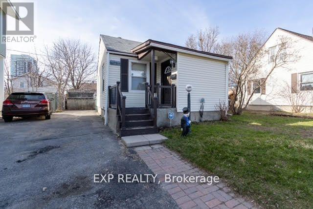 149 Crerar Ave, Ottawa, ON K1Z 7P4