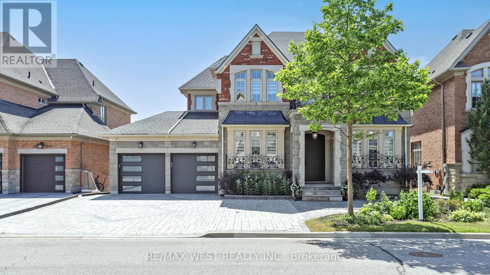 136 Hailsham Ct, Vaughan, ON L4H 3N5