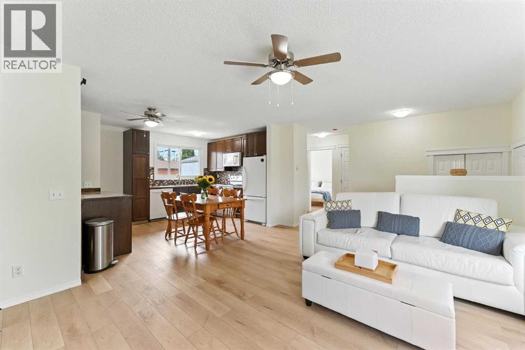 228 Penswood Way SE, Calgary, AB T2A 4T3