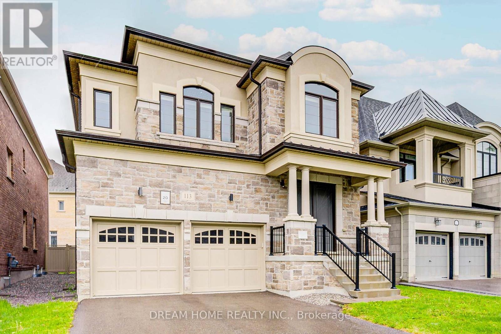 113 Botelho Cir, Aurora, ON L4G 3X3