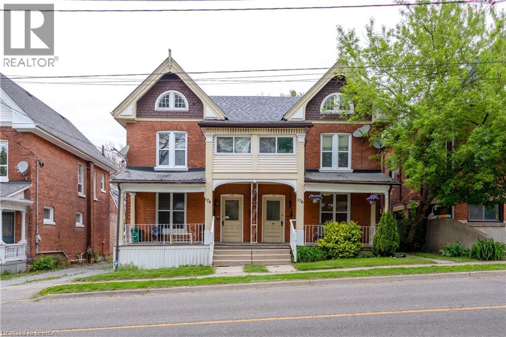 174-176 Darling St, Brantford, ON N3S 3W6