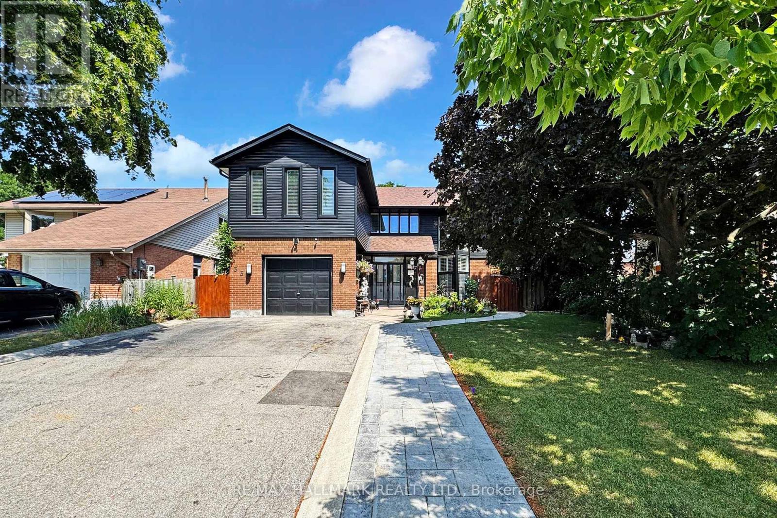 33 Parkside Dr, Brampton, ON L6Y 2H2