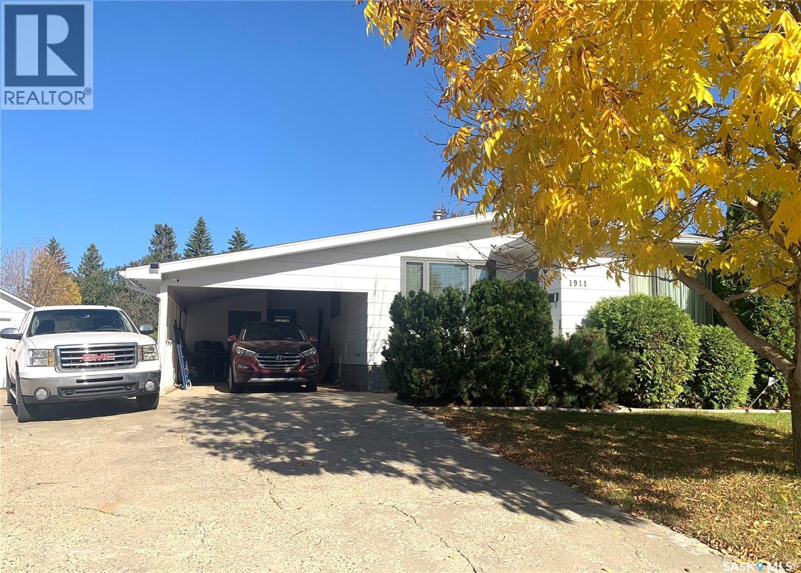 1911 Bowers Dr, North Battleford, SK S9A 3B9
