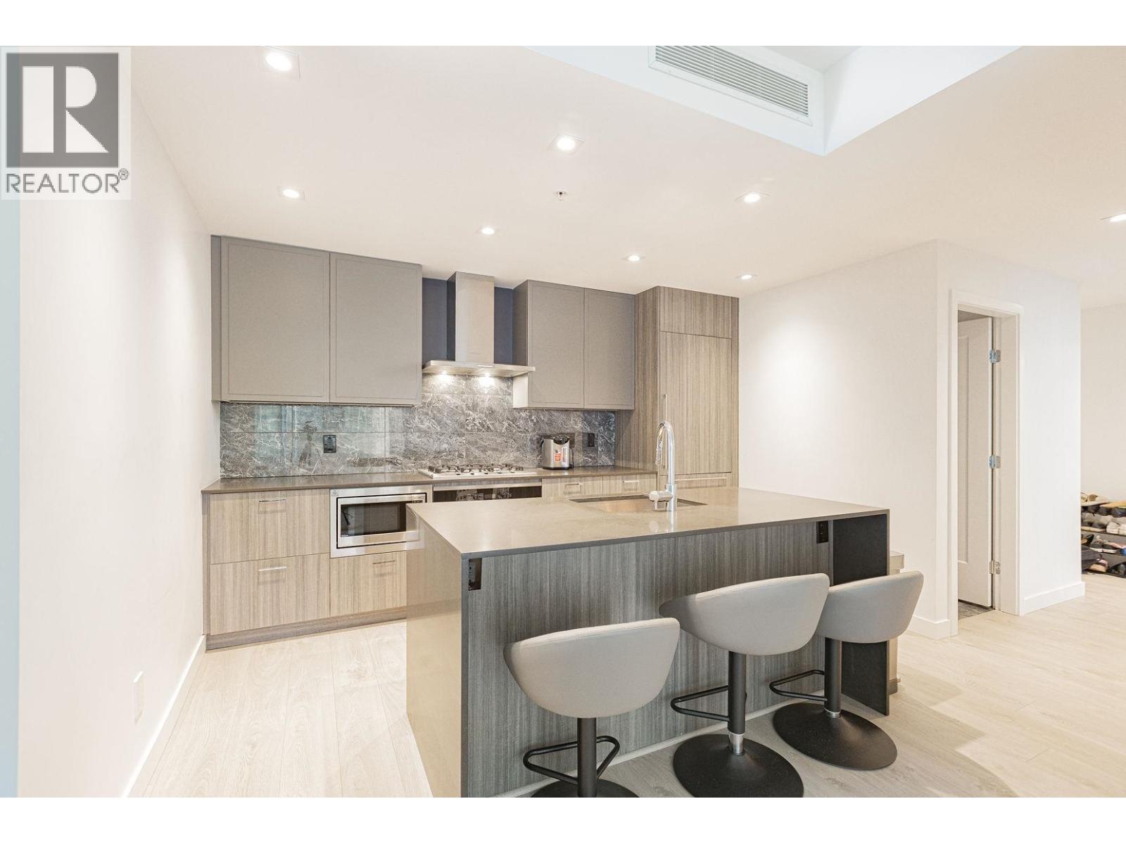 2288 Alpha Avenue Unit 1004, Burnaby, BC V5C 0L9