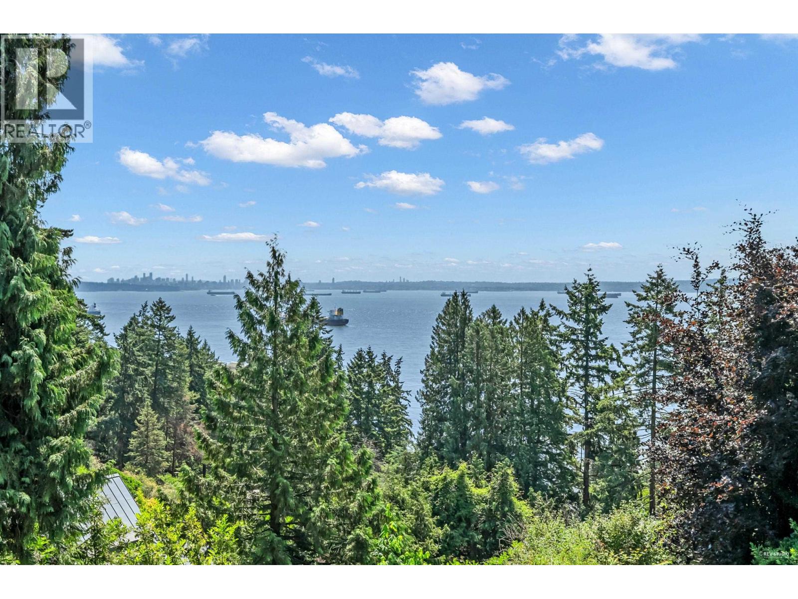 4668 Clovelly Walk, West Vancouver, BC V7W 1H5