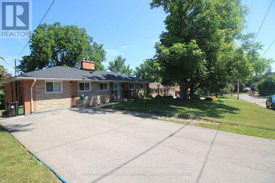 133 Deer Park Cir W, London, ON N6H 3B9