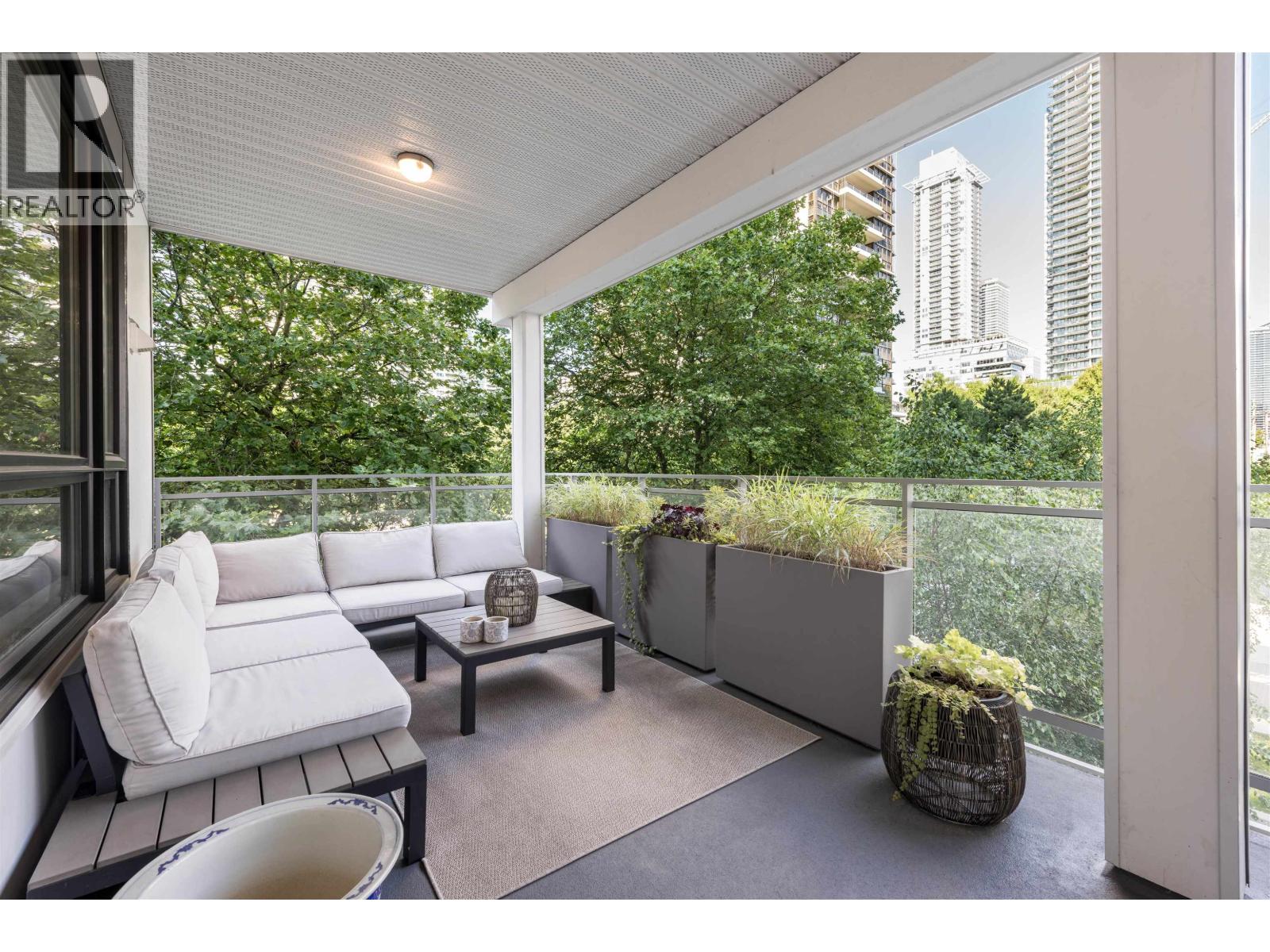 2188 Madison Avenue Unit 301, Burnaby, BC V5C 0J8