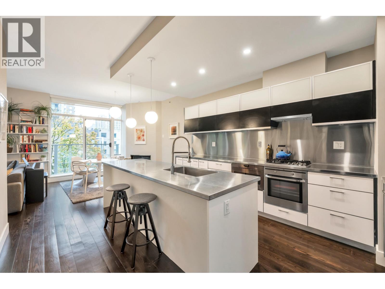 535 Smithe Street Unit 305, Vancouver, BC V6B 0H2