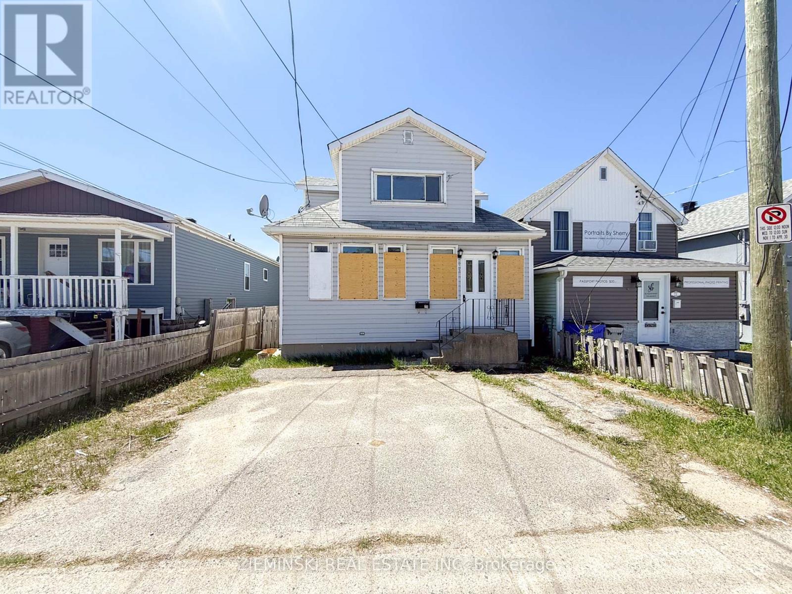 75 Elm St S, Timmins, ON P4N 1W5