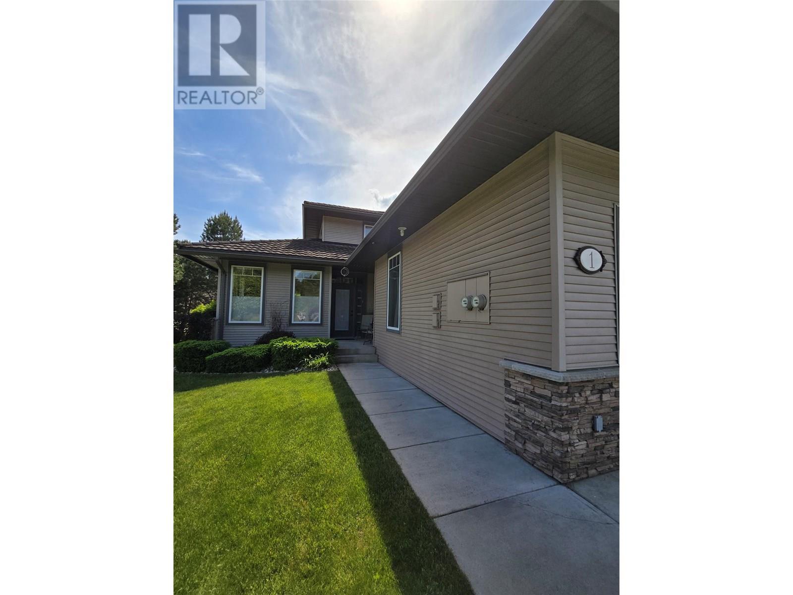 2693 Golf Course Drive Unit 1 Lot Apt 2, Blind Bay, BC V0E 1H1