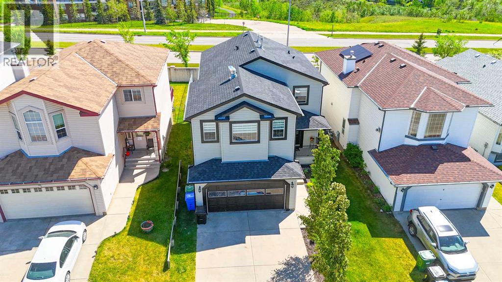 166 Tuscarora Close NW, Calgary, AB T3L 2E3