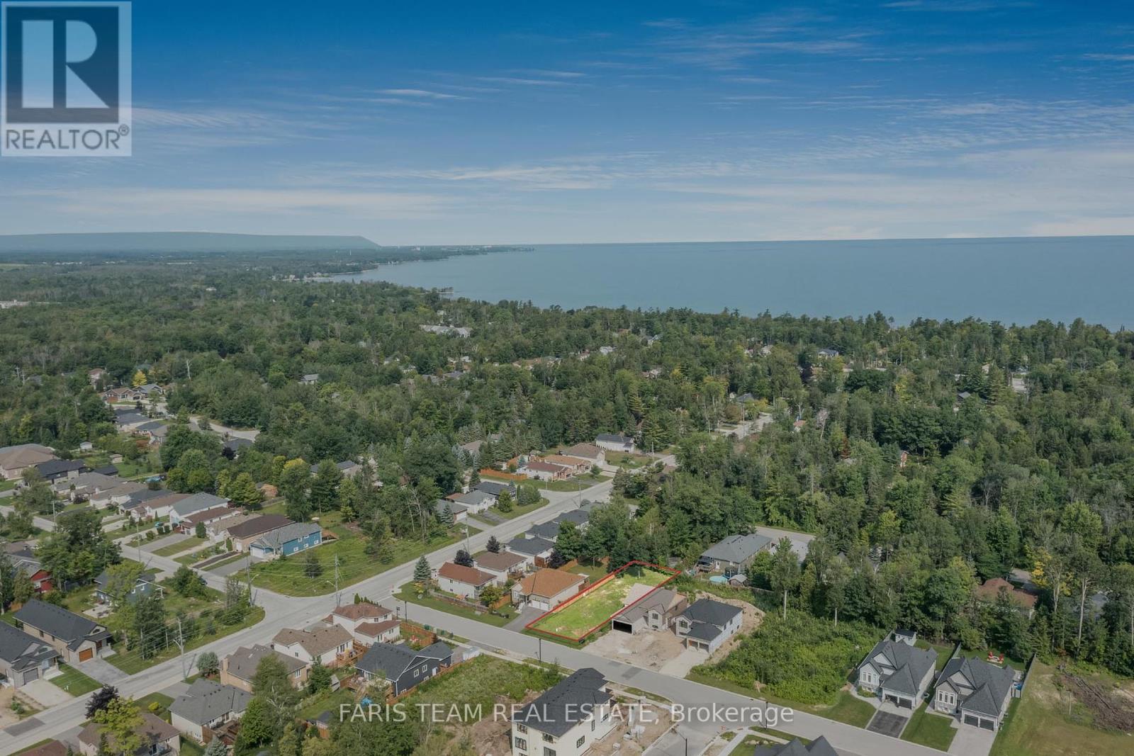 51 Robinson Road, Wasaga Beach, ON L9Z 2Z4