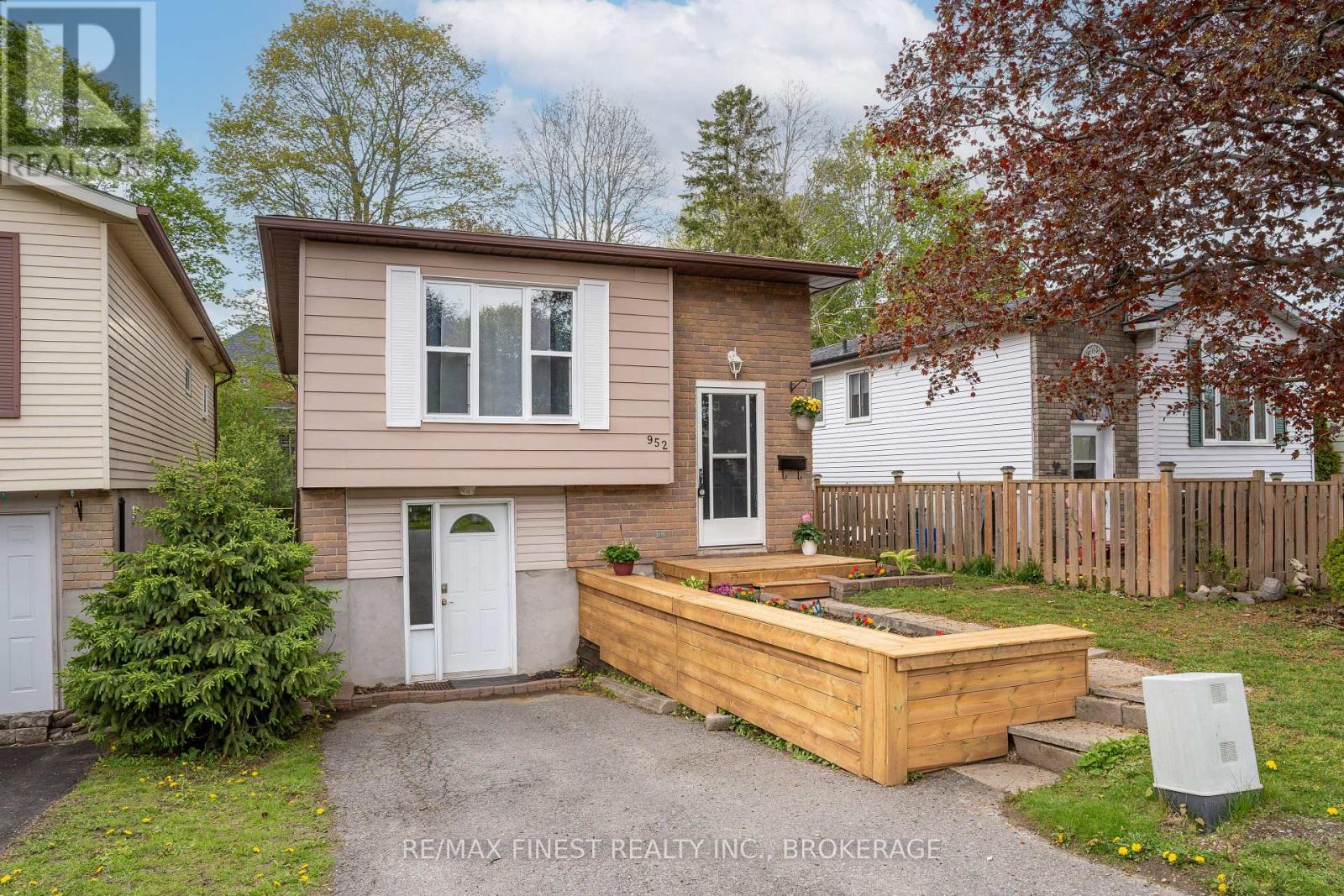 952 Old Colony Rd, Kingston North Of Taylor-kidd Blvd, ON K7P 1J7