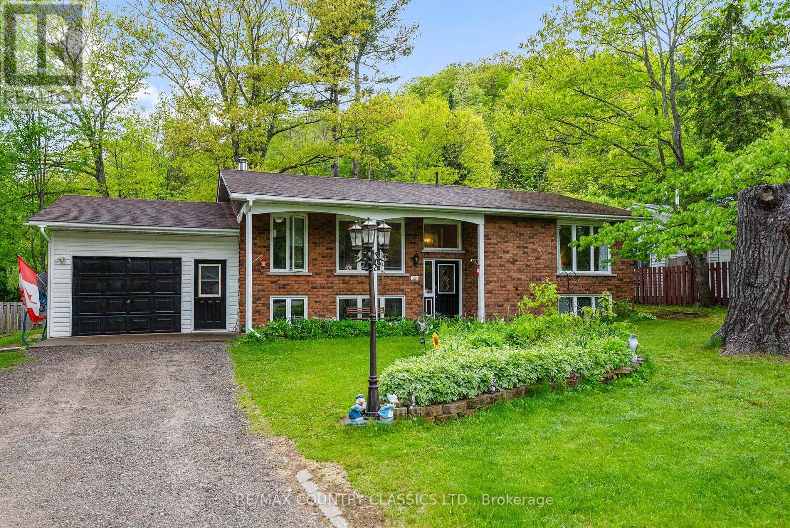 351 Chemaushgon Rd, Bancroft, ON K0L 1C0