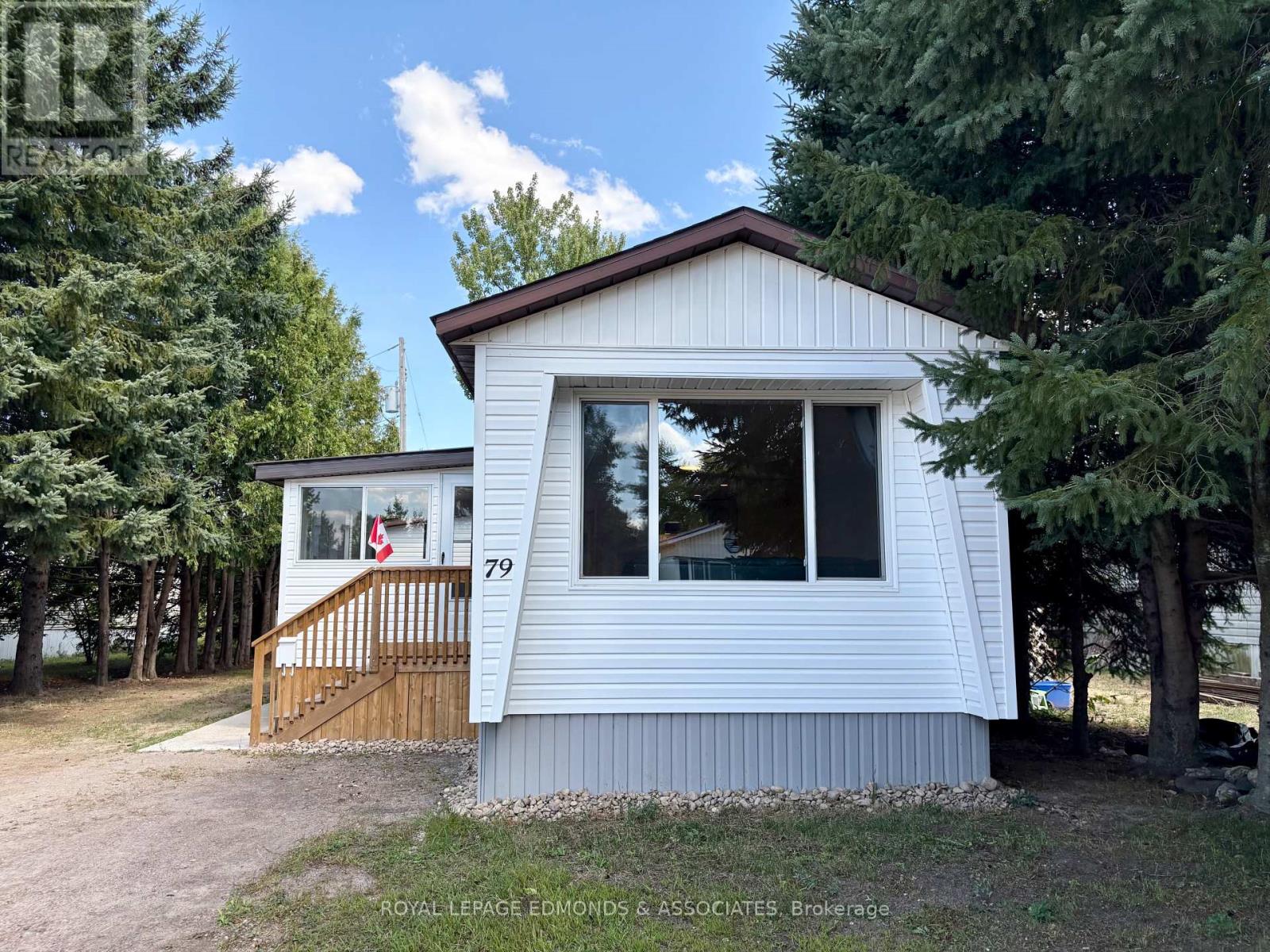 79 Pinehurst Ests, Petawawa, ON K8H 2H2