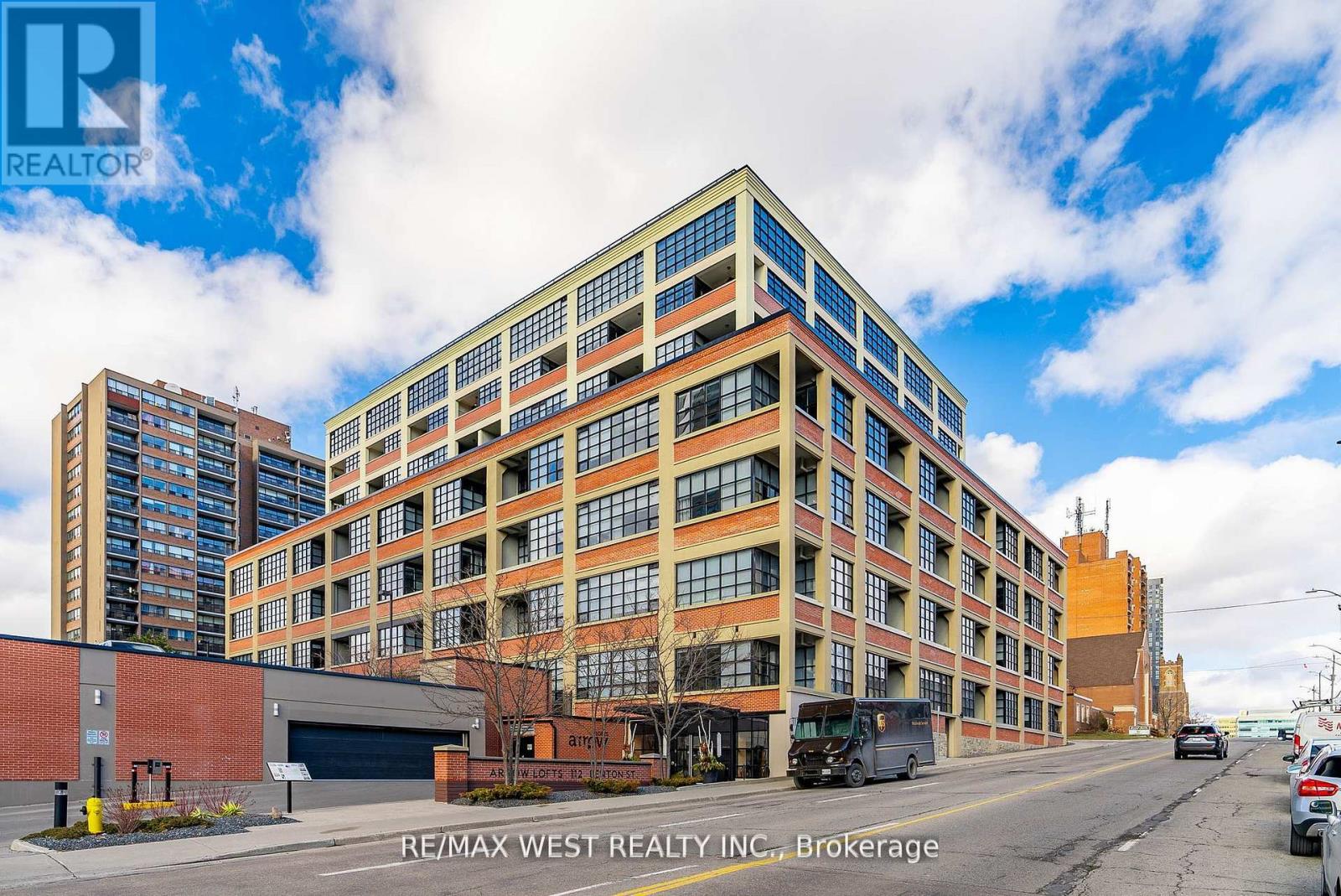 704 112 Benton St, Kitchener, ON N2G 3H6