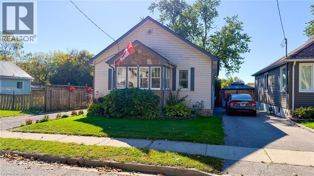 250 Grove St, Simcoe, ON N3Y 1K9