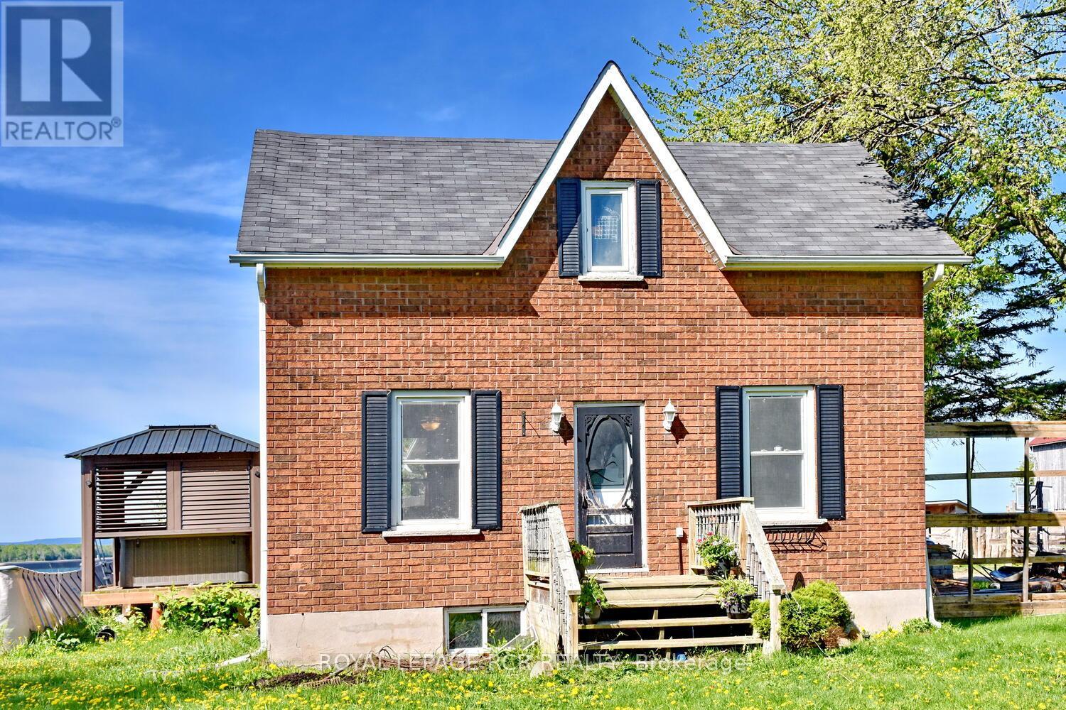 2606 Crossland Rd, Springwater, ON L0L 1P0