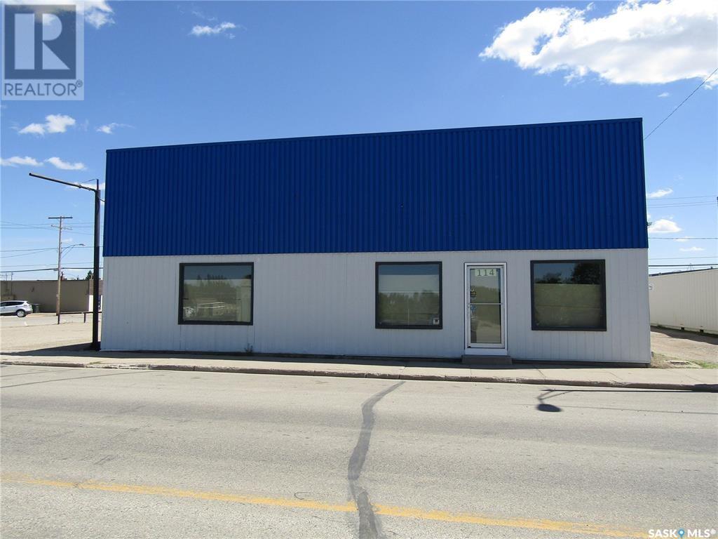 114 Railway Ave E, Nipawin, SK S0E 1E0