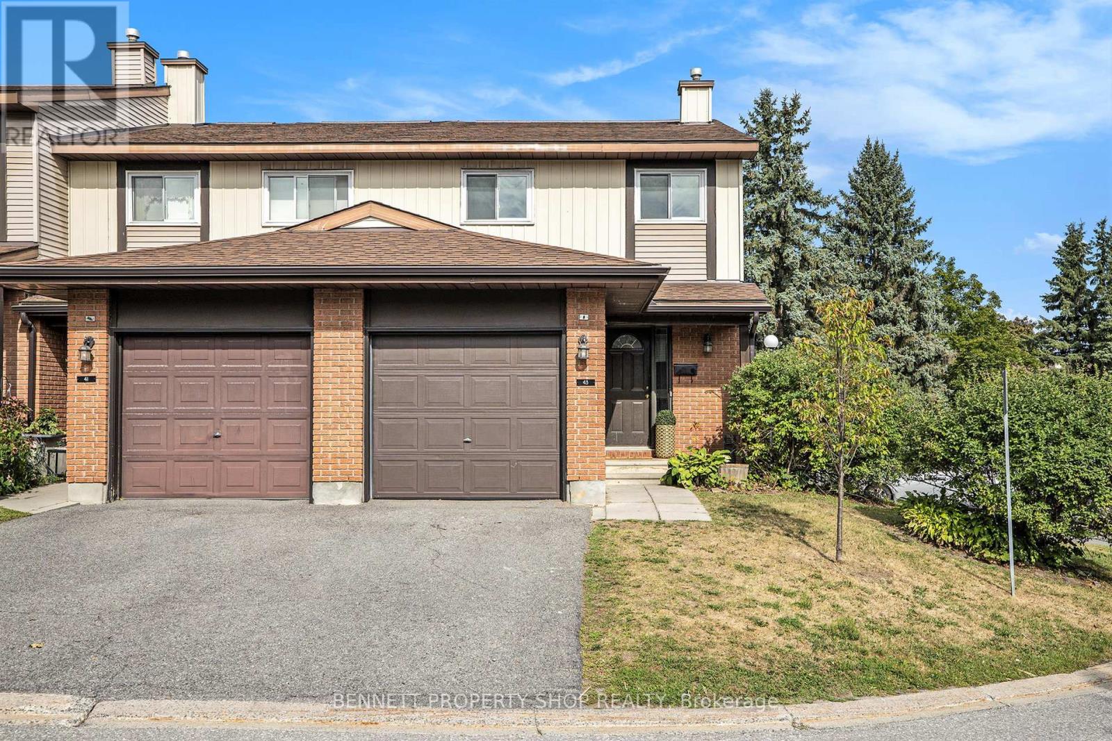 43 Clarkson Cres, Ottawa, ON K2L 3C9