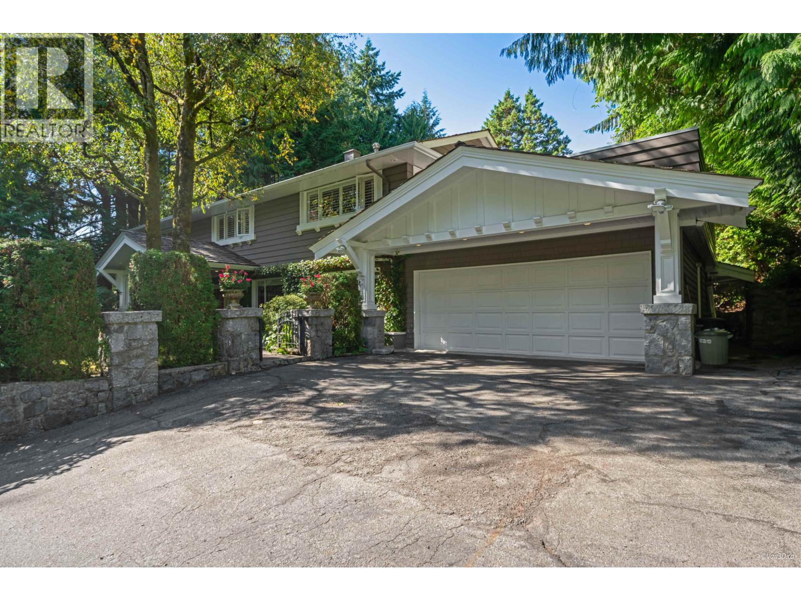 485 Southborough Dr, West Vancouver, BC V7S 1M4