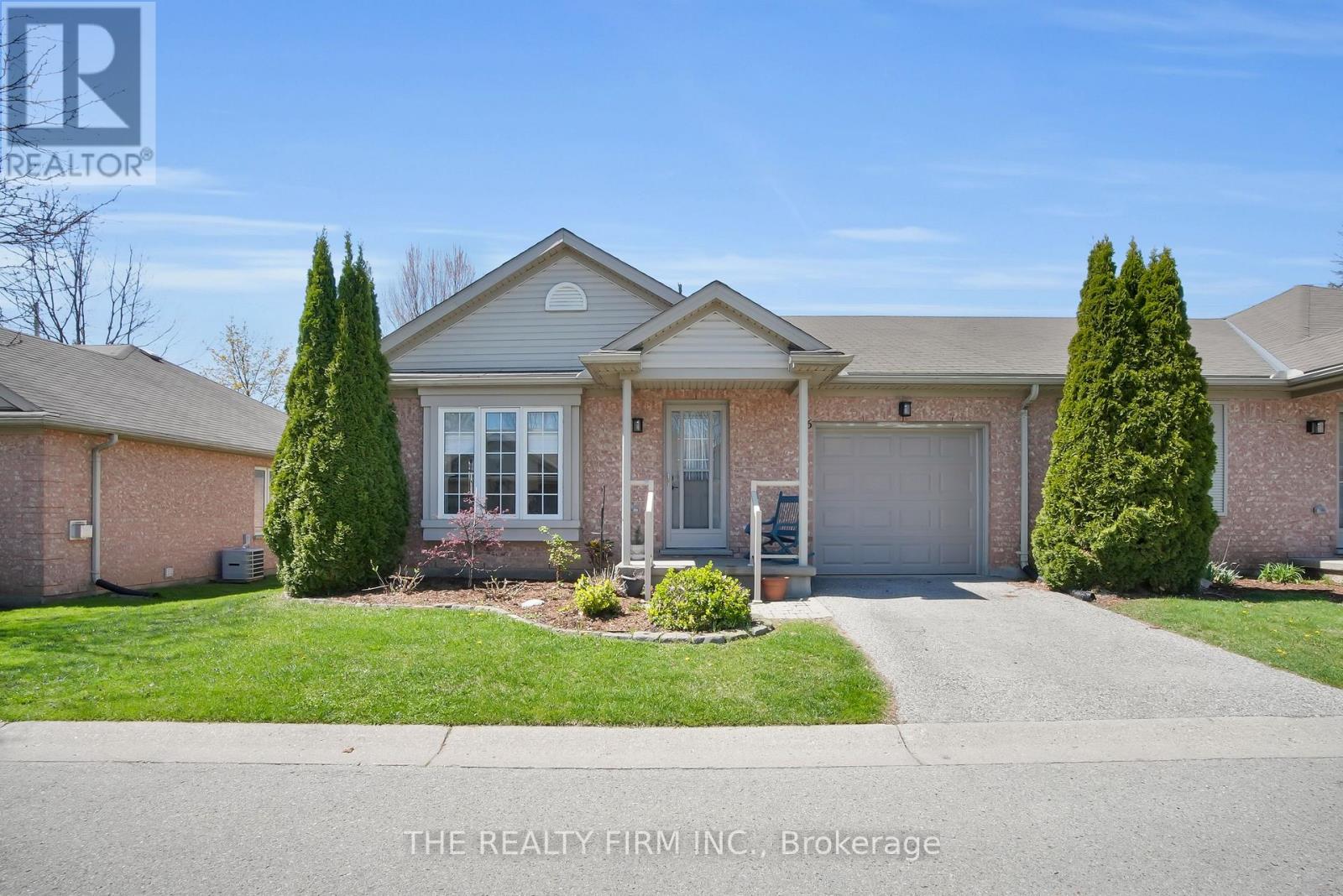 16 601 Grenfell Dr, London, ON N5X 4E4